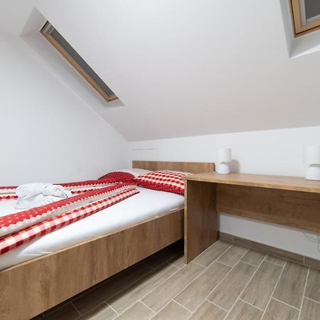 Apartmani Spoljar Zupanja Exterior foto