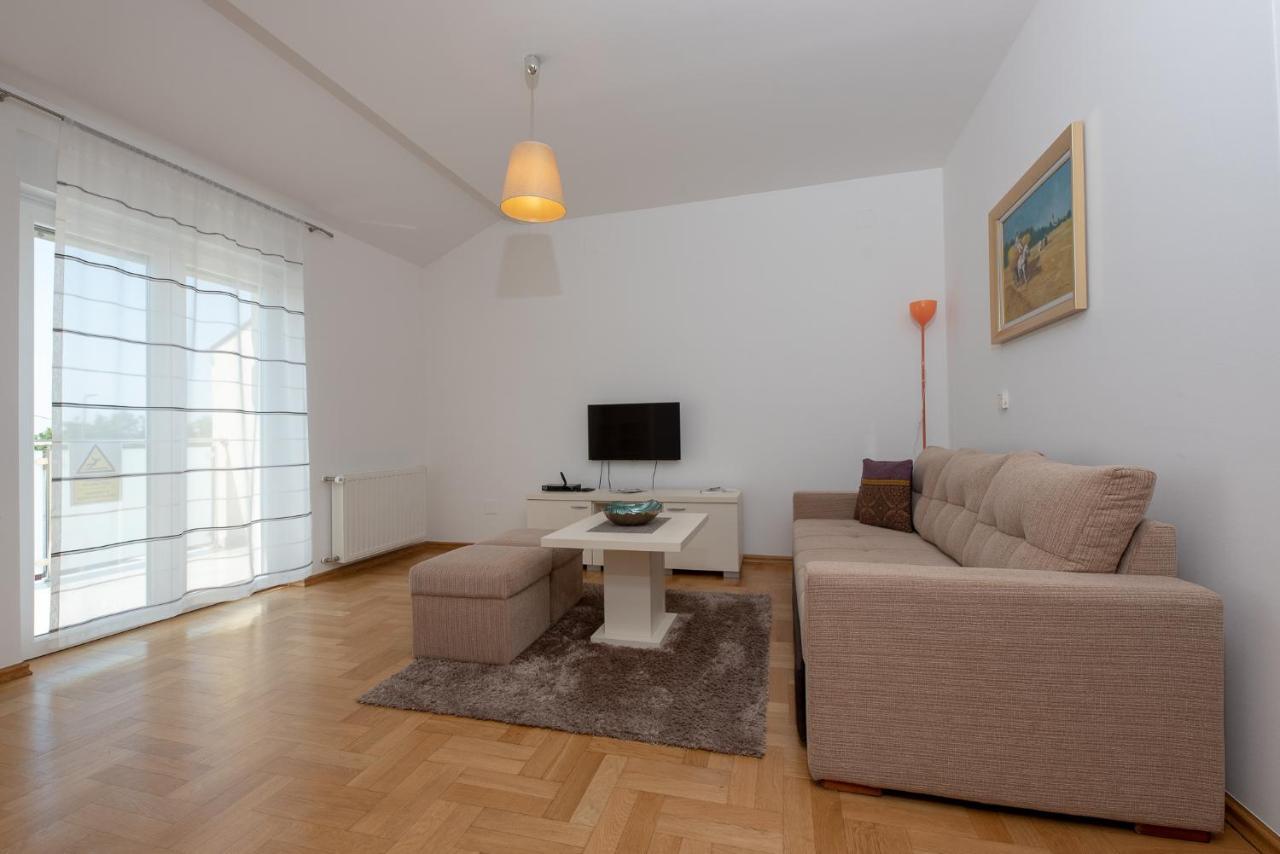 Apartmani Spoljar Zupanja Exterior foto